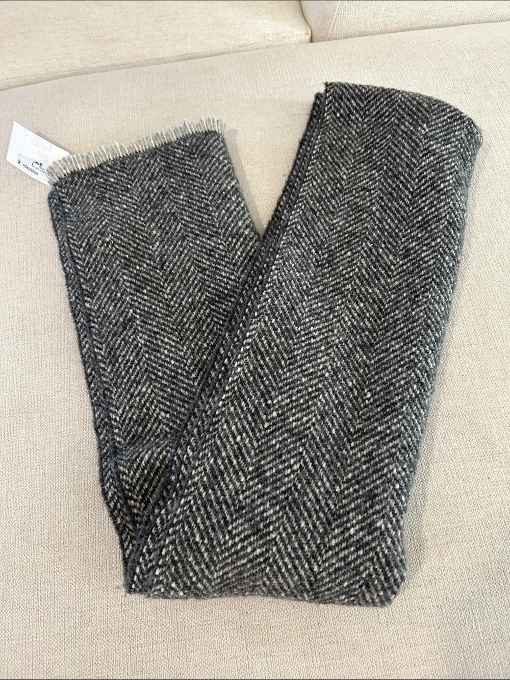 Vince Herringbone Boucle Wool & Alpaca-Blend Scarf, Heather White Black,  NWT